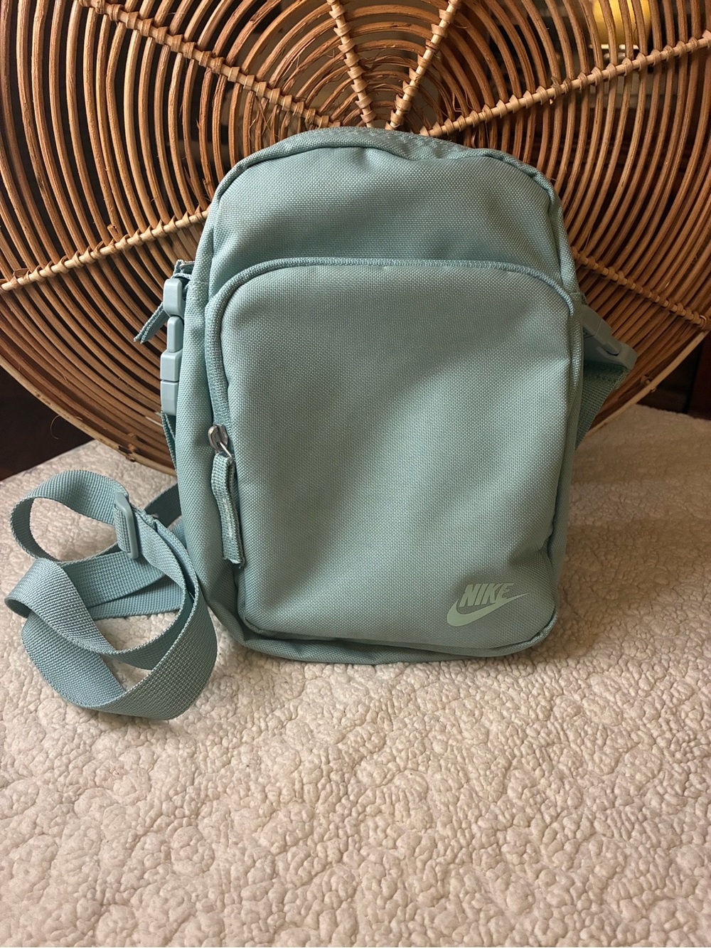 Nike Sportswear Essentials Crossbody Bag Sage Green Utility Shoulder Bag